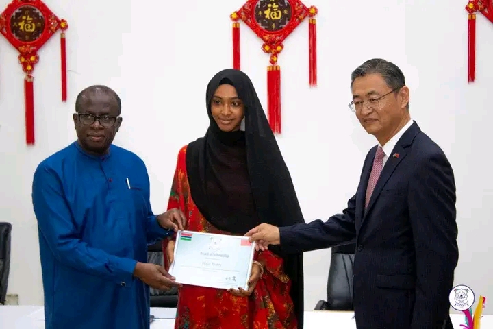 Chinese Embassy awards 40 scholarships to UTG students