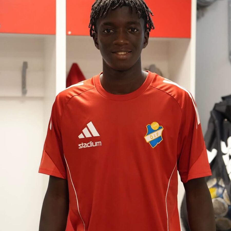 Modou Loum arrives in Sweden for Östers IF trial
